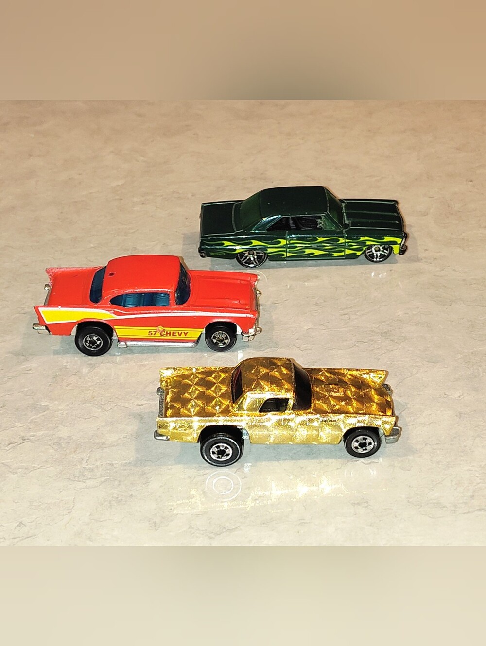 3 VINTAGE HOT WHEELS 1976 57' THUNDERBIRD 1978 57' CHEVY 2006 66' CHEVY NOVA SS